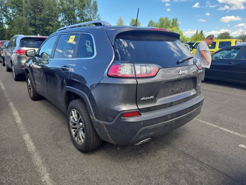 Used 2019 Jeep Cherokee Latitude Plus w/ Comfort/Convenience Group AWD/4WD image 3