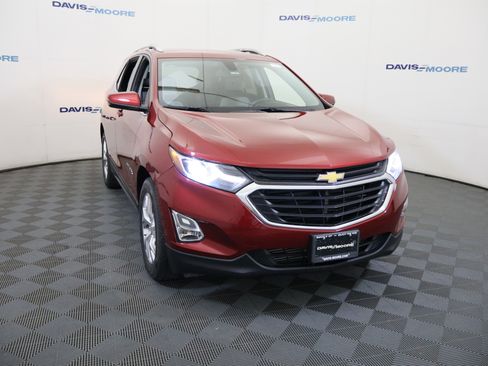 Used 2019 Chevrolet Equinox LT image 3