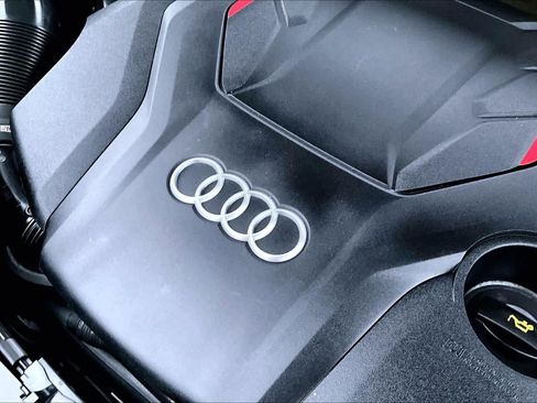 Used 2022 Audi SQ5 Premium image 32