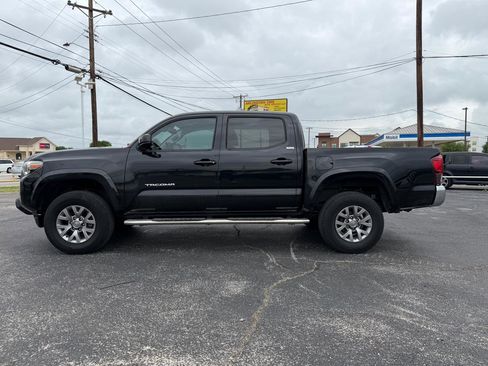 Used 2018 Toyota Tacoma SR5 image 8