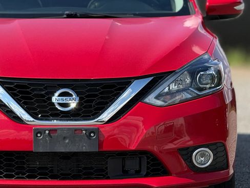 Used 2019 Nissan Sentra SL w/ Exterior Package FWD image 12