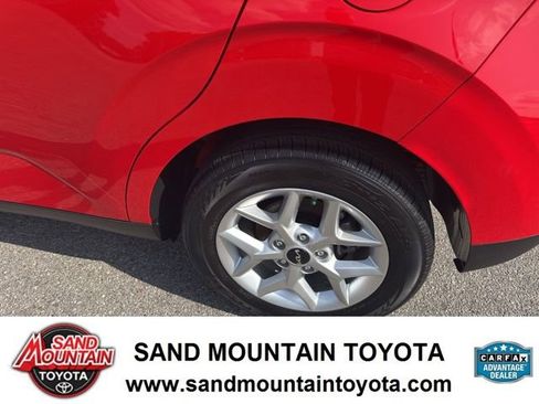 Used 2023 Kia Soul LX w/ LX Technology Package FWD image 11
