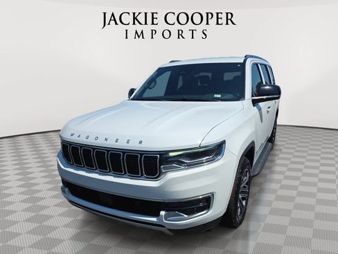 Used 2024 Jeep Wagoneer Series II w/ Flexible Seating Group RWD image 1