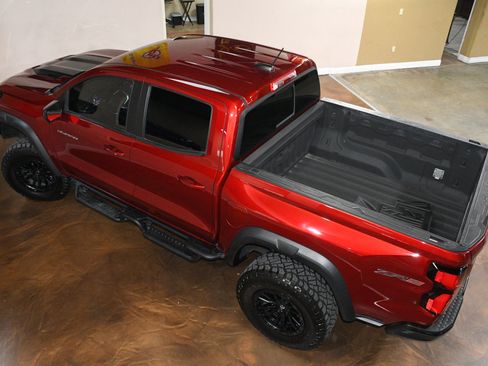 Used 2025 Chevrolet Colorado ZR2 w/ Technology Package AWD/4WD image 76