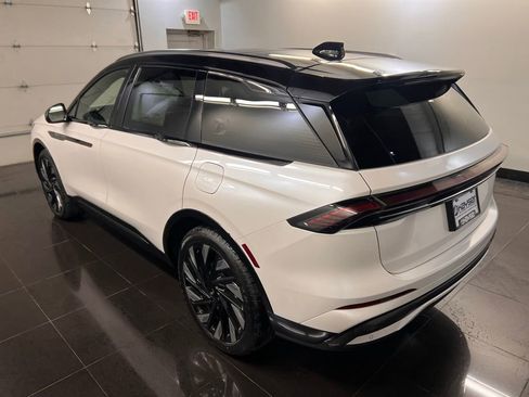 New 2026 Lincoln Nautilus Reserve w/ Jet Appearance Package image 4