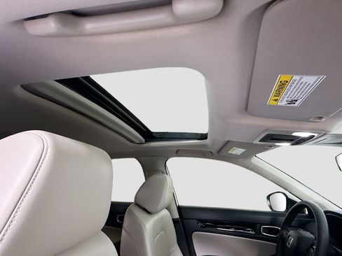 Certified 2024 Honda Civic EX-L image 18