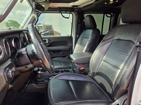 Used 2021 Jeep Wrangler Unlimited Sahara AWD/4WD image 16