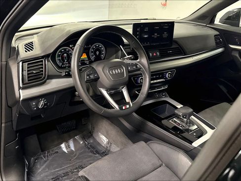Used 2023 Audi Q5 e Premium Plus w/ Premium Plus Package AWD/4WD image 16