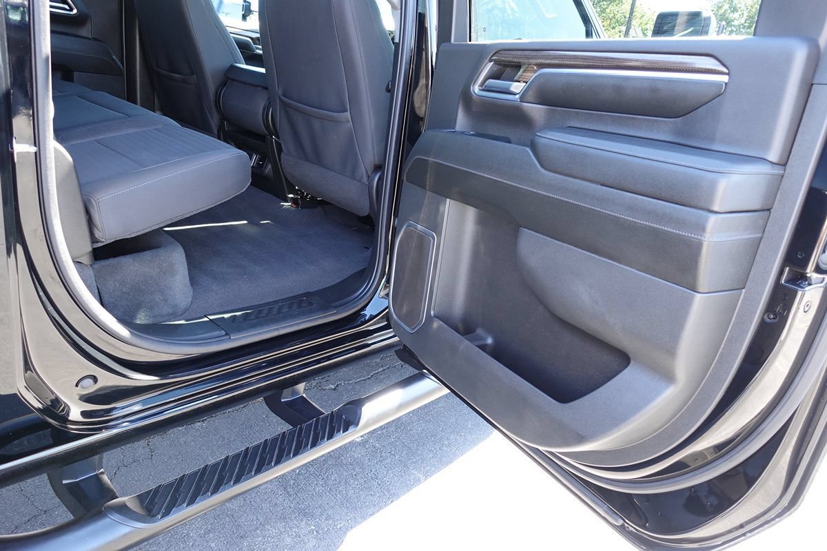 Used 2024 Chevrolet Silverado 2500 LT w/ Midnight Edition AWD/4WD image 29