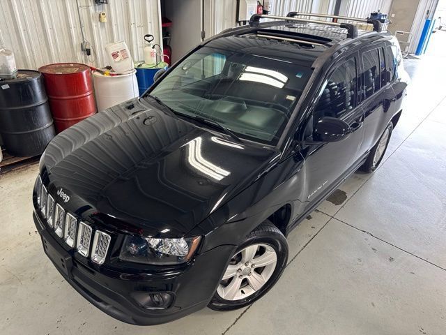 Used 2016 Jeep Compass Latitude w/ Sun/Sound Group AWD/4WD image 28