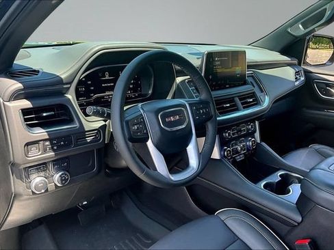 Used 2023 GMC Yukon SLT w/ SLT Premium Package AWD/4WD image 17