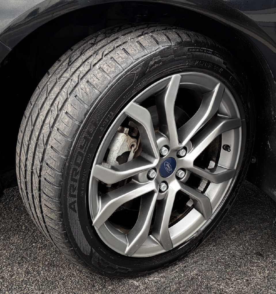 Used 2017 Ford Fusion SE w/ Equipment Group 601A FWD image 19