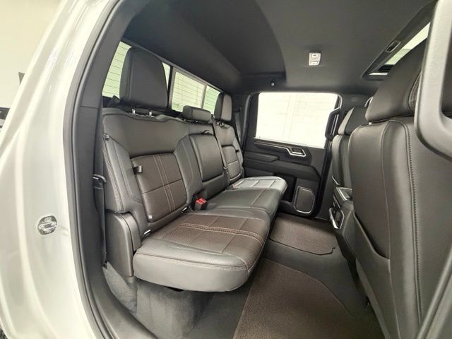 Certified 2024 Chevrolet Silverado 2500 High Country w/ High Country Premium Package AWD/4WD image 25