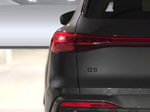 Used 2025 Audi Q5 Premium w/ Convenience Package AWD/4WD image 13