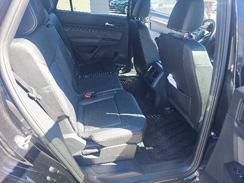 Used 2023 Volkswagen Atlas Cross Sport SE w/ Black Wheel Package AWD/4WD image 10