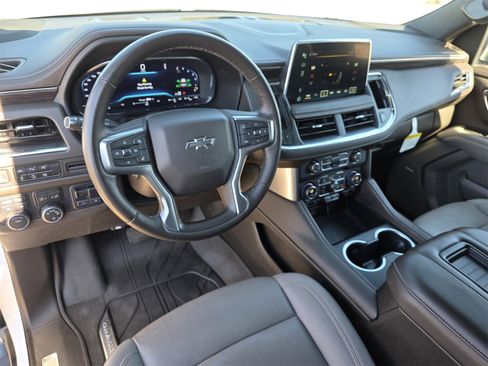 Used 2023 Chevrolet Suburban Z71 w/ Luxury Package image 10