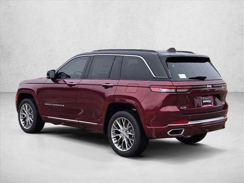 New 2025 Jeep Grand Cherokee Summit image 8