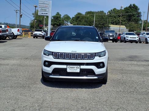 Used 2024 Jeep Compass Limited image 19