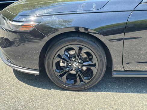 Used 2025 Honda Accord SE image 11