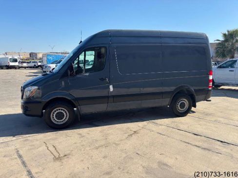 Used 2018 Mercedes-Benz Sprinter 2500 image 4