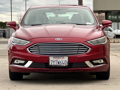 Used 2017 Ford Fusion SE w/ Fusion SE Technology Package image 8