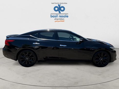 Used 2017 Nissan Maxima SR w/ Midnight Edition FWD image 8