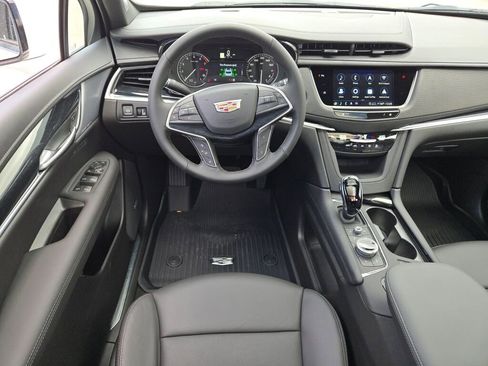 New 2025 Cadillac XT5 Premium Luxury w/ LPO, Red Accent Package AWD/4WD image 17