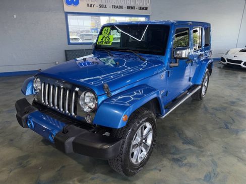 Used 2016 Jeep Wrangler Unlimited Sahara w/ Mopar Chrome Edition Group AWD/4WD image 5