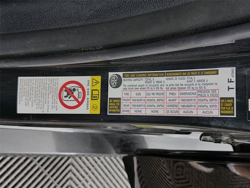 Used 2022 Toyota Prius AWD image 40