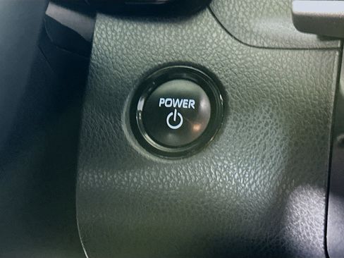 Used 2025 Toyota Camry SE w/ Convenience Package FWD image 20