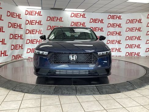 Used 2025 Honda Accord SE image 2