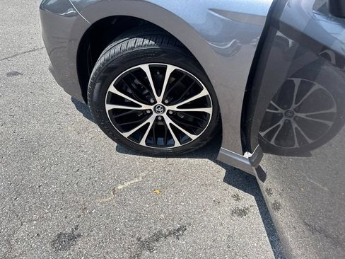 Used 2020 Toyota Camry SE FWD image 33