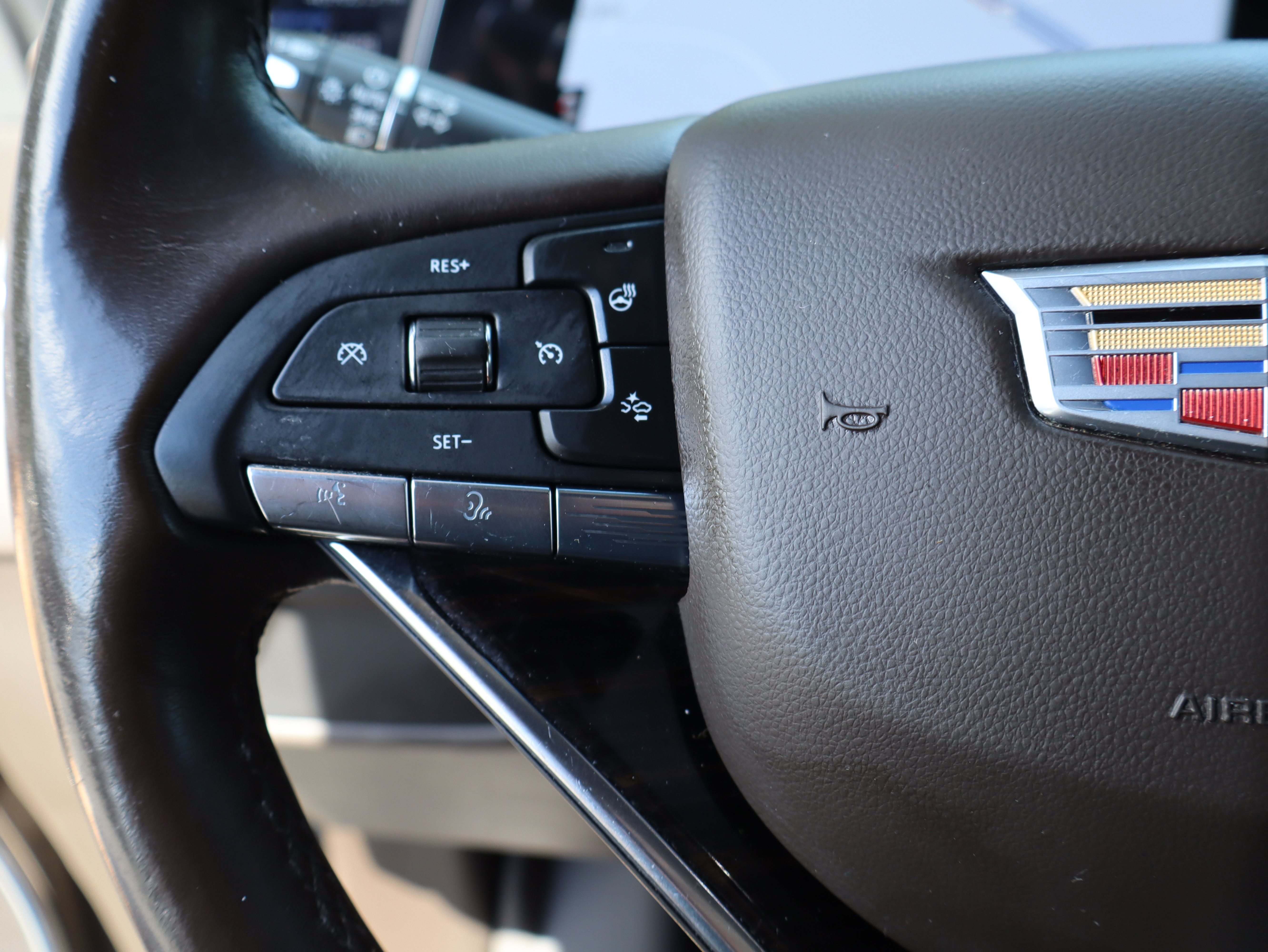 Used 2023 Cadillac Escalade ESV Premium Luxury w/ LPO, Radiant Package AWD/4WD image 29