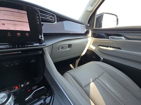 Used 2023 Jeep Wagoneer Series III w/ Preferred Equipment Group image 30