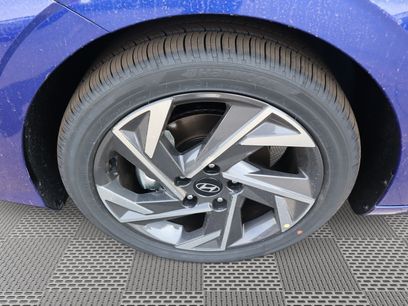 New 2025 Hyundai Elantra Limited