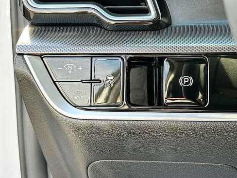 Certified 2024 Kia Sportage SX FWD image 10