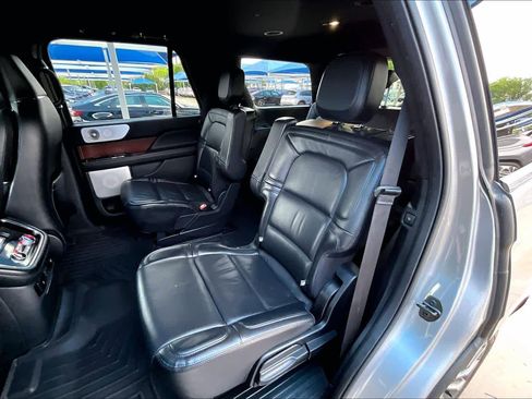 Used 2021 Lincoln Navigator Reserve w/ Luxury Package AWD/4WD image 21