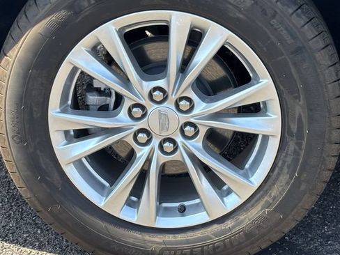 Used 2025 Cadillac XT5 Luxury FWD image 9