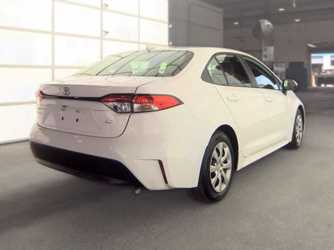 Used 2024 Toyota Corolla LE FWD image 4
