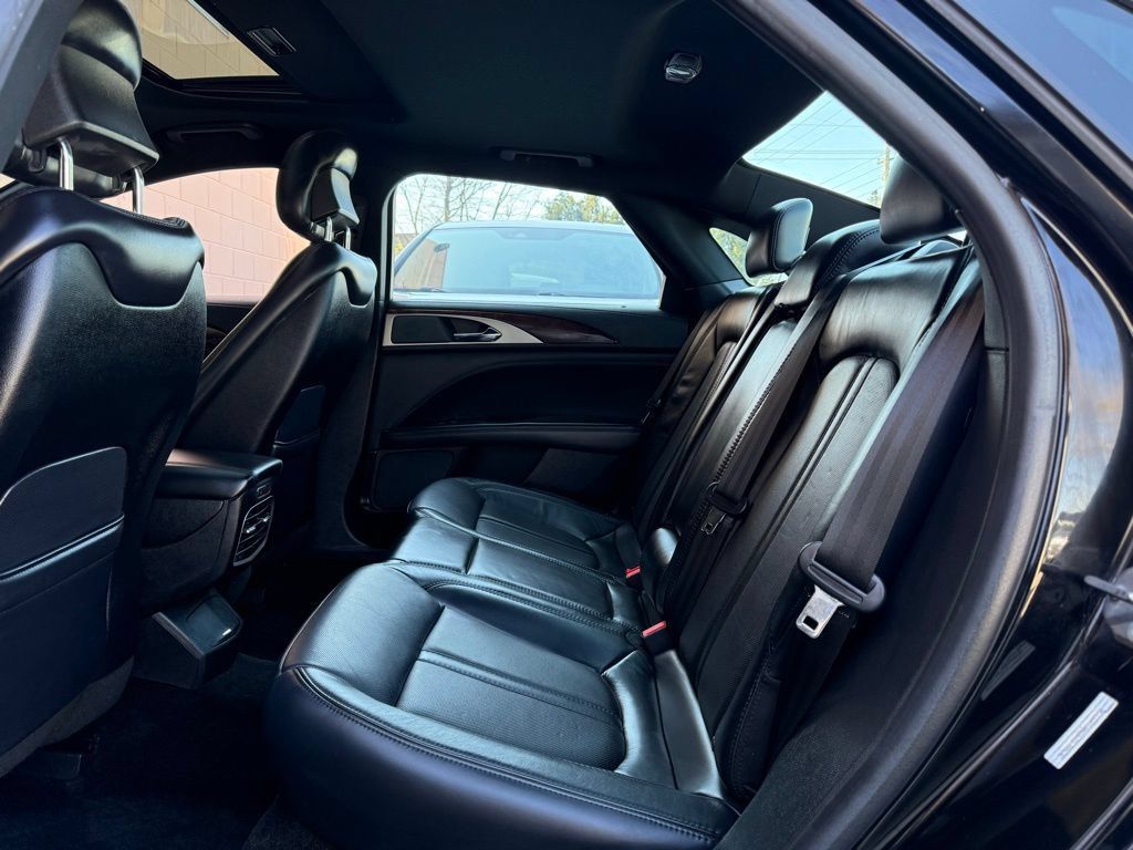 Used 2017 Lincoln MKZ Reserve w/ Climate Package FWD image 11
