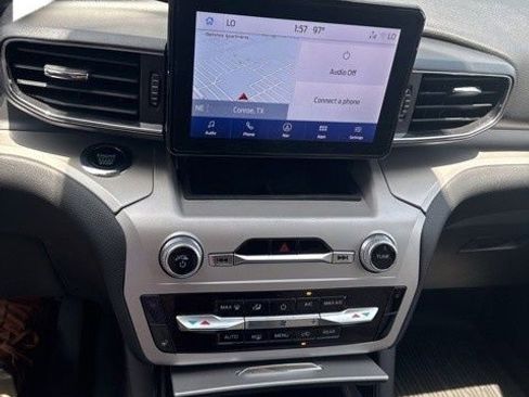 Used 2023 Ford Explorer XLT w/ Equipment Group 202A image 6