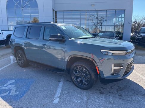 New 2026 Jeep Grand Wagoneer Limited AWD/4WD image 38