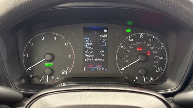 Used 2025 Toyota Corolla LE FWD image 31