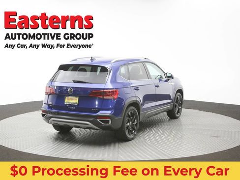 Used 2022 Volkswagen Taos SE w/ Panoramic Sunroof Package AWD/4WD image 40