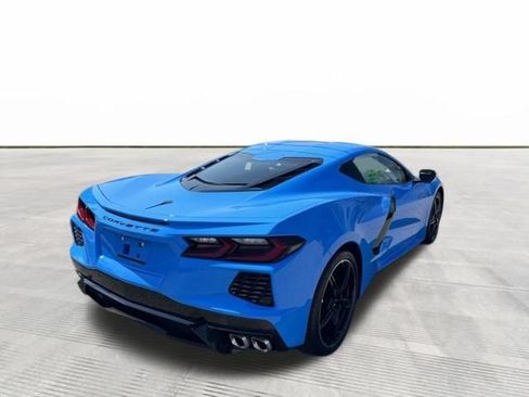 Used 2021 Chevrolet Corvette Stingray Coupe w/ 1LT RWD image 4