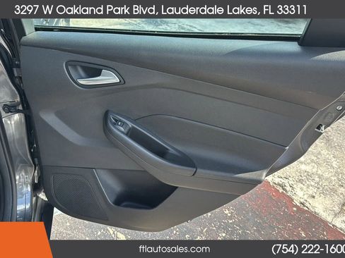 Used 2018 Ford Focus SE image 35