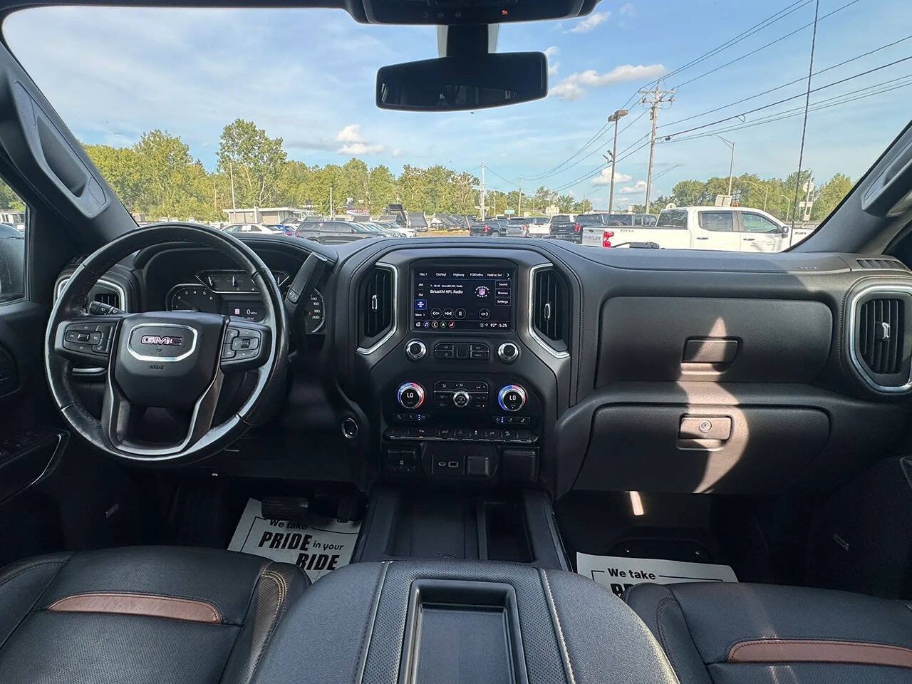 Used 2022 GMC Sierra 1500 AT4 w/ AT4 Preferred Package AWD/4WD image 8