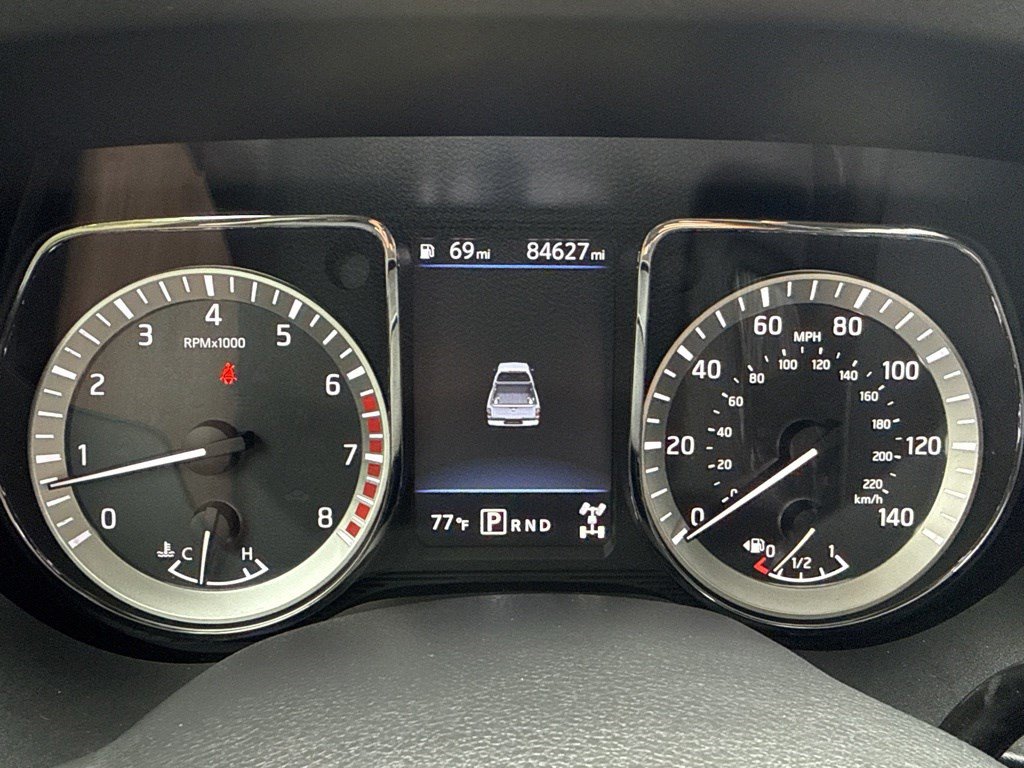 Used 2019 Nissan Titan SV AWD/4WD image 17