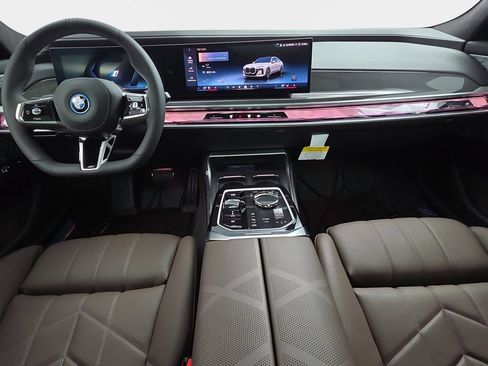 New 2026 BMW i7 xDrive60 w/ Executive Package AWD/4WD image 10