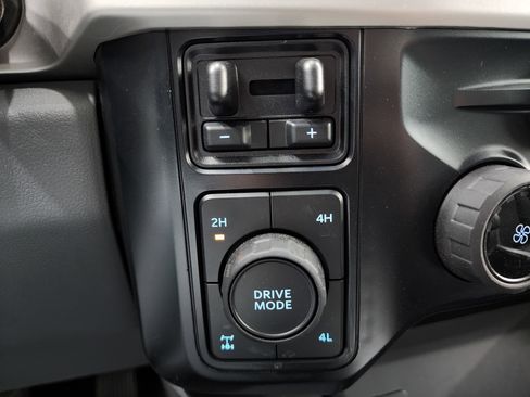 Used 2023 Ford F350 XLT image 43